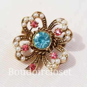 🌹 Vintage pearl shamrock clover brooch pin
